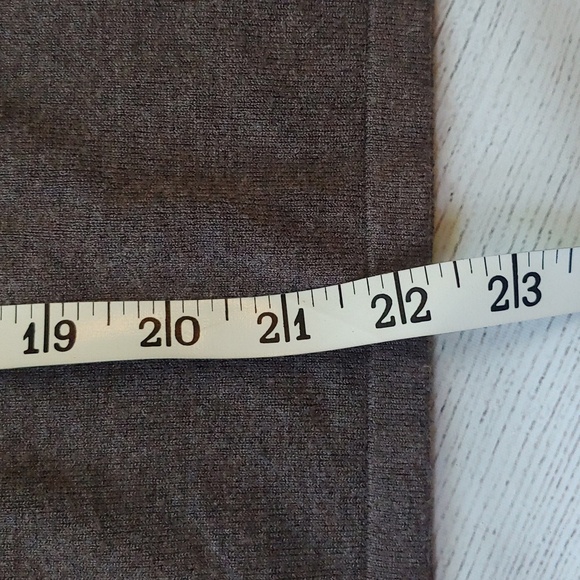 TAHARI MOCKNECK MEDIUM WEIGHT SWEATER - Picture 7 of 7